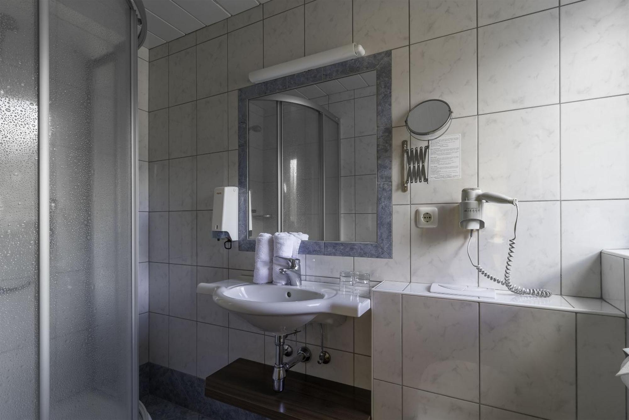 Hotel Enzian Paznaun See Pokoj fotografie